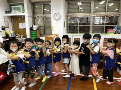 玩遊戲認識同學