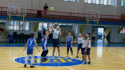 114學年度小學籃球對抗賽圖片