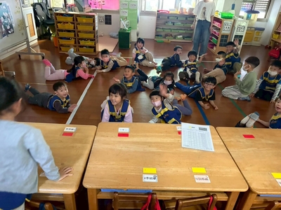 聽聽看海豚媽媽在哪裡?