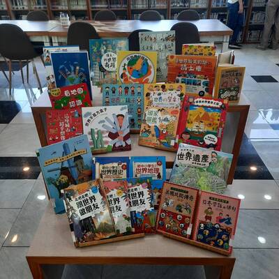 多元文化週電視牆影片暨圖書館書展圖片